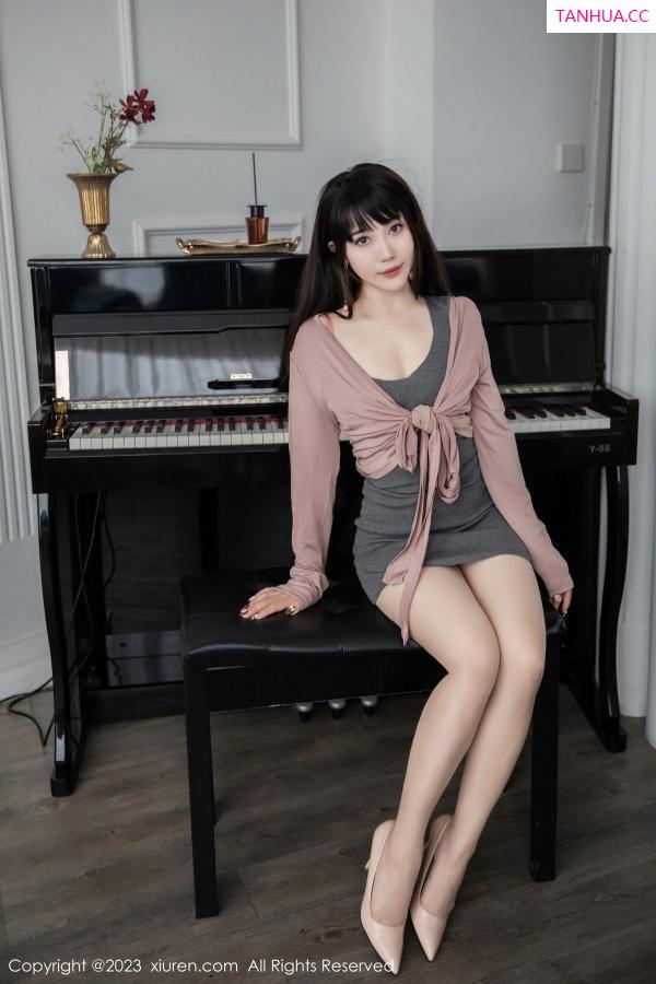   [XiuRen]高清写真图 2023.04.07 No.6532 严利娅Yuliya 丝袜美臀第25张图片